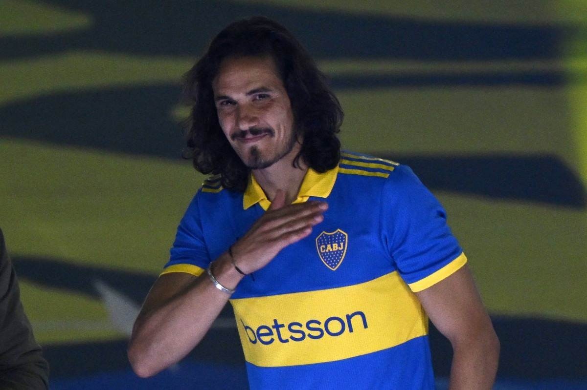 Cavani é apresentado com festa pelo Boca Juniors na Bombonera