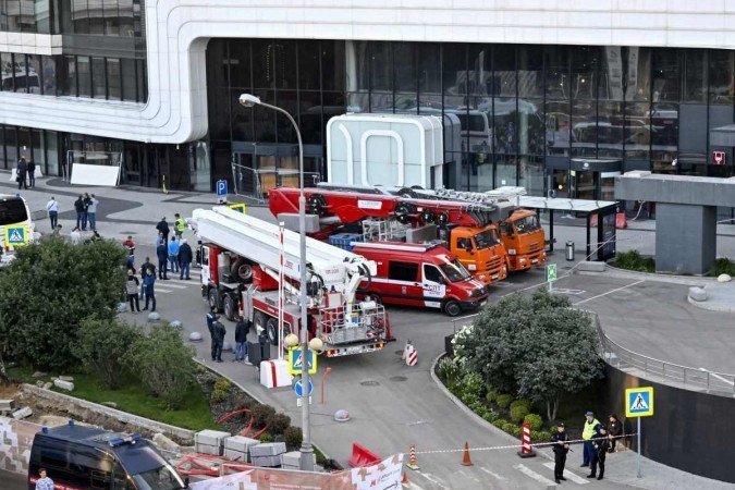 Um drone atingiu um prédio comercial em Moscou, que já havia sido atingido durante o fim de semana, enquanto pelo menos outro drone foi abatido, afirmou o prefeito da cidade nesta terça-feira - (crédito: Alexander NEMENOV / AFP) Um drone atingiu um prédio comercial em Moscou, que já havia sido atingido durante o fim de semana, enquanto pelo menos outro drone foi abatido, afirmou o prefeito da cidade nesta terça-feira - (crédito: Alexander NEMENOV / AFP)
