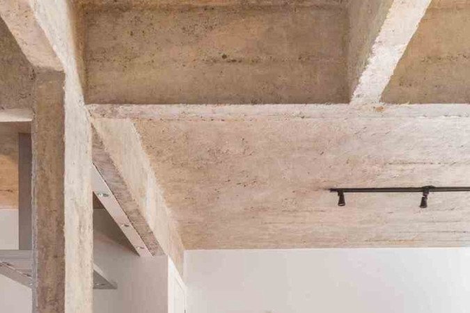 Em relação ao apartamento Carbono, vale ressaltar a beleza da laje