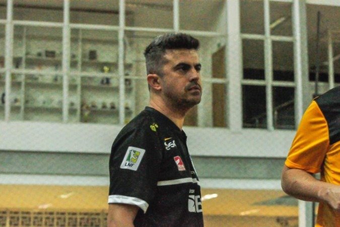 Com o time na lanterna da Liga Nacional e nas semifinais da Copa do Brasil, Brasília Futsal decide pela saída de Felipe Borba, com um novo nome a ser anunciado nesta semana - (crédito: Luís Moreira/Brasília Futsal) Com o time na lanterna da Liga Nacional e nas semifinais da Copa do Brasil, Brasília Futsal decide pela saída de Felipe Borba, com um novo nome a ser anunciado nesta semana - (crédito: Luís Moreira/Brasília Futsal)