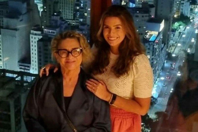 Esposa de Fafy Siqueira rebate críticas por ser 35 anos mais nova que a atriz - (crédito: Reprodução/Instagram Fafy Siqueira e Fernanda Lorenzoni) Esposa de Fafy Siqueira rebate críticas por ser 35 anos mais nova que a atriz - (crédito: Reprodução/Instagram Fafy Siqueira e Fernanda Lorenzoni)