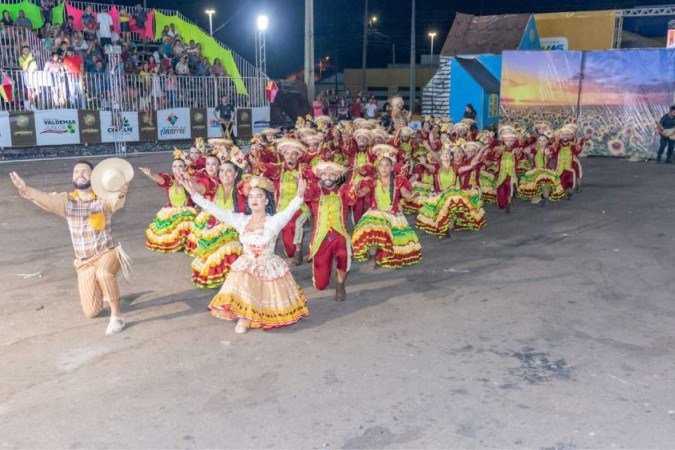 Quadrilha Junina Paixão Cangaço, de Águas Lindas de Goiás. - (crédito: Marcello Candido/Cortesia) Quadrilha Junina Paixão Cangaço, de Águas Lindas de Goiás. - (crédito: Marcello Candido/Cortesia)