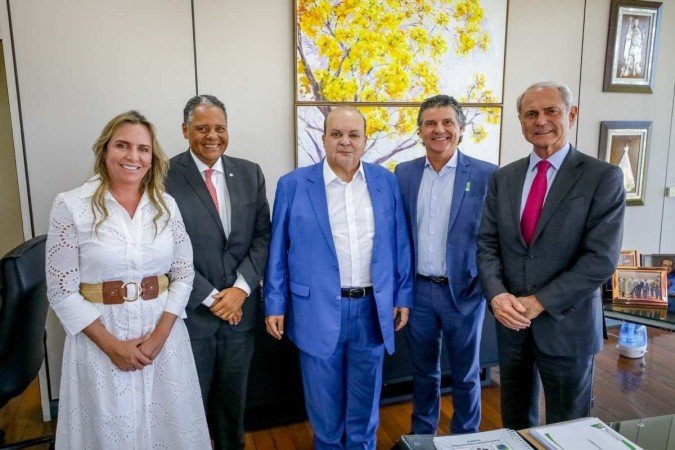 Celina Leão, deputado Antonio Brito, Ibaneis Rocha, Mirocles Neto e Paulo Octávio discutem implantação de uma Santa Casa no DF - (crédito: Renato Alves/ Agência Brasília) Celina Leão, deputado Antonio Brito, Ibaneis Rocha, Mirocles Neto e Paulo Octávio discutem implantação de uma Santa Casa no DF - (crédito: Renato Alves/ Agência Brasília)