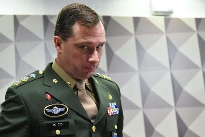 Tenente-coronel corre risco de voltar à CPI para explicar tentativa de venda do relógio, para o qual pedia US$ 60 mil -  (crédito: Geraldo Magela/Agência Senado)