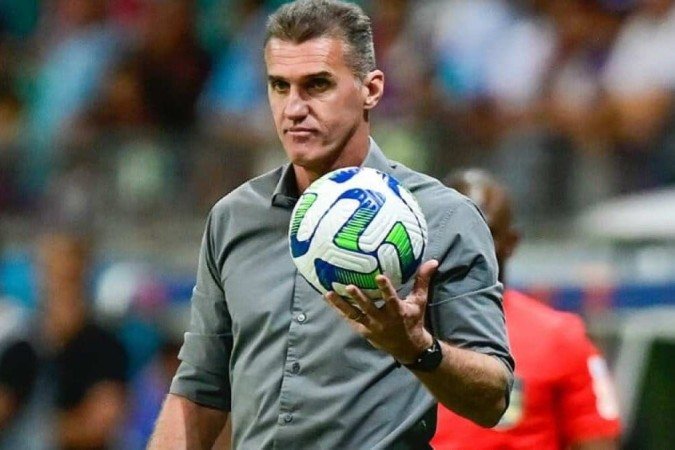 Vagner Mancini não é mais técnico do América
- (crédito: Mourão Panda/América) Vagner Mancini não é mais técnico do América
- (crédito: Mourão Panda/América)