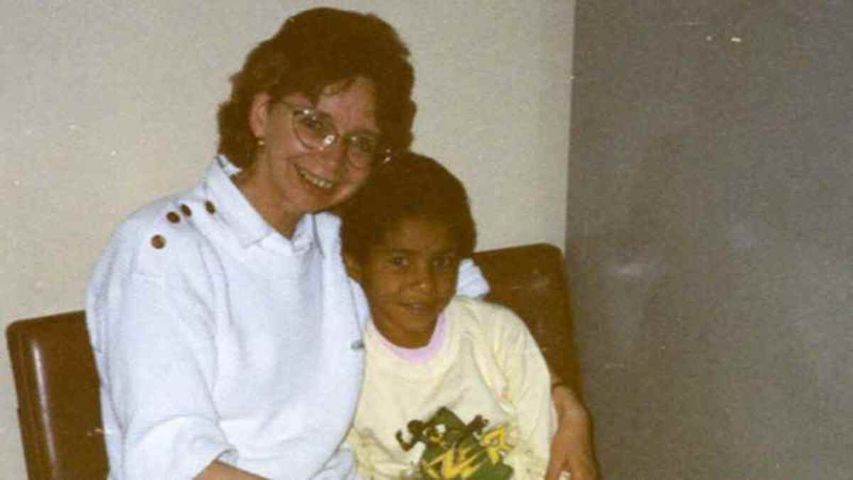 Aos oito anos, Christina Rickardsson foi adotada por um casal que a levou para a Suécia