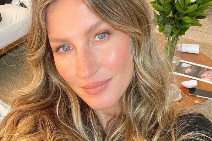 Gisele Bündchen abre jogo sobre vício em cigarro e explica dieta restrita -  (crédito: Reprodução/Instagram @gisele)