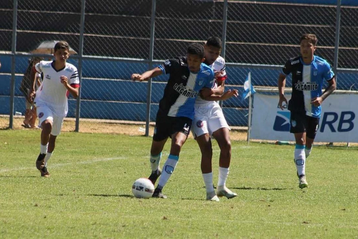 Athletico-PR força pênaltis contra o Bolívar, mas é eliminado em casa