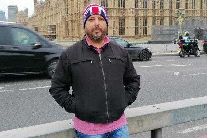 Alessandro Luiz de Freitas, 48 anos, caminhoneiro em Portugal. Está pedindo a cidadania portuguesa