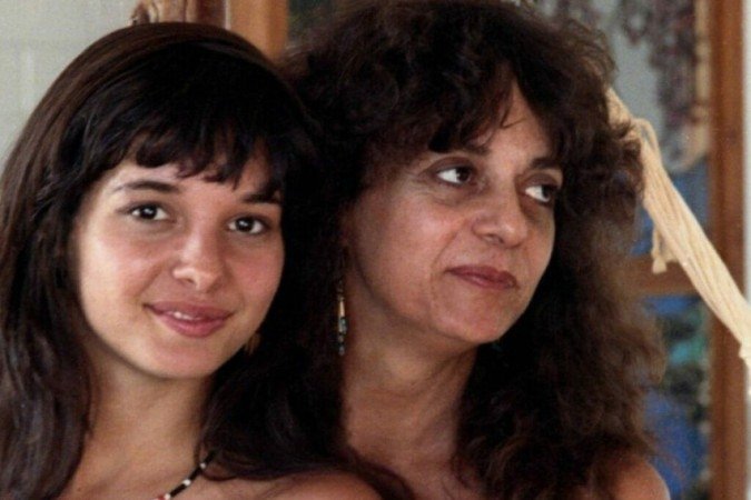 Gloria Perez homenageia Daniella Perez no dia em que a filha faria 53 anos - (crédito: Paulo Rubens Fonseca/ Agência O Globo) Gloria Perez homenageia Daniella Perez no dia em que a filha faria 53 anos - (crédito: Paulo Rubens Fonseca/ Agência O Globo)
