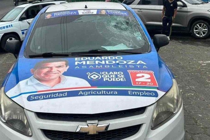 Polícia do Equador divulgou imagens do carro em que Estefany Puente estava no momento do atentado - (crédito: Crédito: Polícia Nacional do Equador/Divulgação via ecuavisa) Polícia do Equador divulgou imagens do carro em que Estefany Puente estava no momento do atentado - (crédito: Crédito: Polícia Nacional do Equador/Divulgação via ecuavisa)
