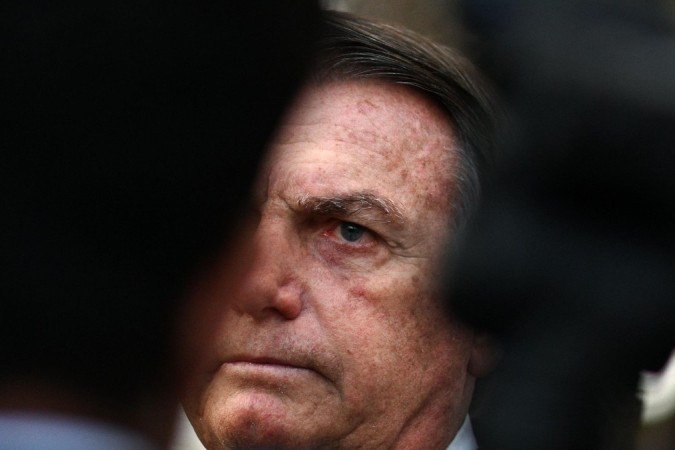 PF indicou em relatório que parte dos bens foi levada em voo oficial de Bolsonaro aos EUA - (crédito: Andre Borges/EPA-EFE/REX/Shutterstock) PF indicou em relatório que parte dos bens foi levada em voo oficial de Bolsonaro aos EUA - (crédito: Andre Borges/EPA-EFE/REX/Shutterstock)