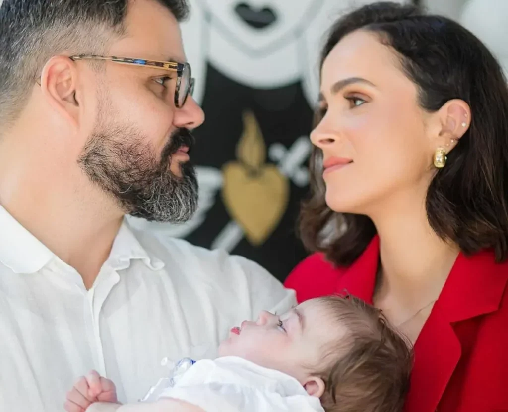Juliano Cazarré revela nova rotina da filha após deixar hospital: "Mais esperta" - (crédito: Instagram/ reprodução) Juliano Cazarré revela nova rotina da filha após deixar hospital: "Mais esperta" - (crédito: Instagram/ reprodução)