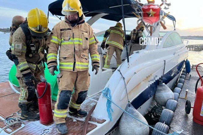 Com o acidente, o menino de 9 anos foi arremesssado para cima do tanque do barco - (crédito: CBMDF) Com o acidente, o menino de 9 anos foi arremesssado para cima do tanque do barco - (crédito: CBMDF)