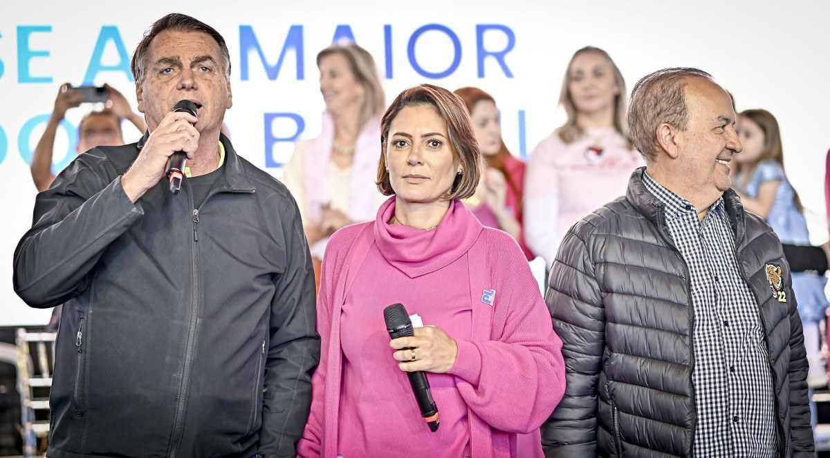 Michelle Bolsonaro perto de ser indiciada pela Polícia Federal