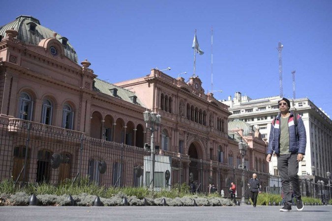 Na disputa pela cadeira na Casa Rosada, 5 candidatos estão concorrendo - (crédito: JUAN MABROMATA / AFP) Na disputa pela cadeira na Casa Rosada, 5 candidatos estão concorrendo - (crédito: JUAN MABROMATA / AFP)