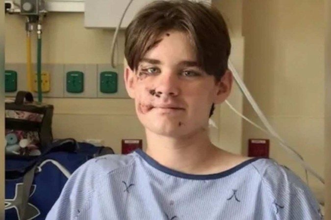 Adolescente caiu de um penhasco a mais de 30 metros de altura - (crédito: Reprodução/KPNX) Adolescente caiu de um penhasco a mais de 30 metros de altura - (crédito: Reprodução/KPNX)