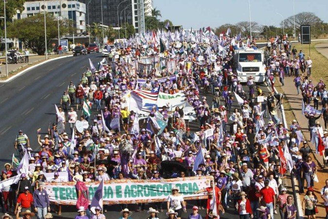 Foto mostra a edição de 2019 da Marcha das Margaridas (14/08/2019) - (crédito: Ana Rayssa/CB/D.A. Press) Foto mostra a edição de 2019 da Marcha das Margaridas (14/08/2019) - (crédito: Ana Rayssa/CB/D.A. Press)