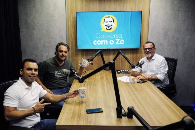 Gil Guimarães e Tiago Pereira conversam sobre gastronomia local em podcast
