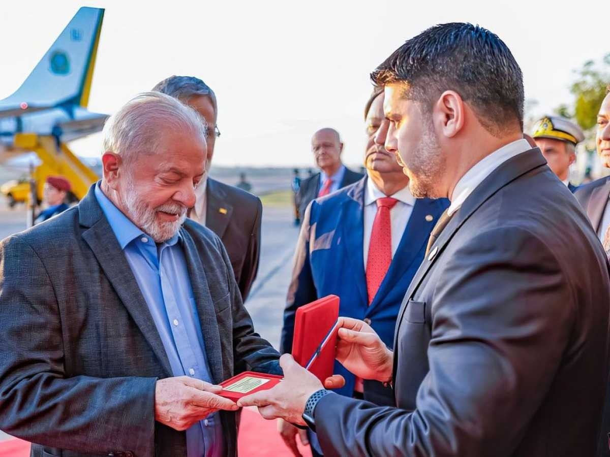 Lula recebe chave de Assunção em viagem ao Paraguai