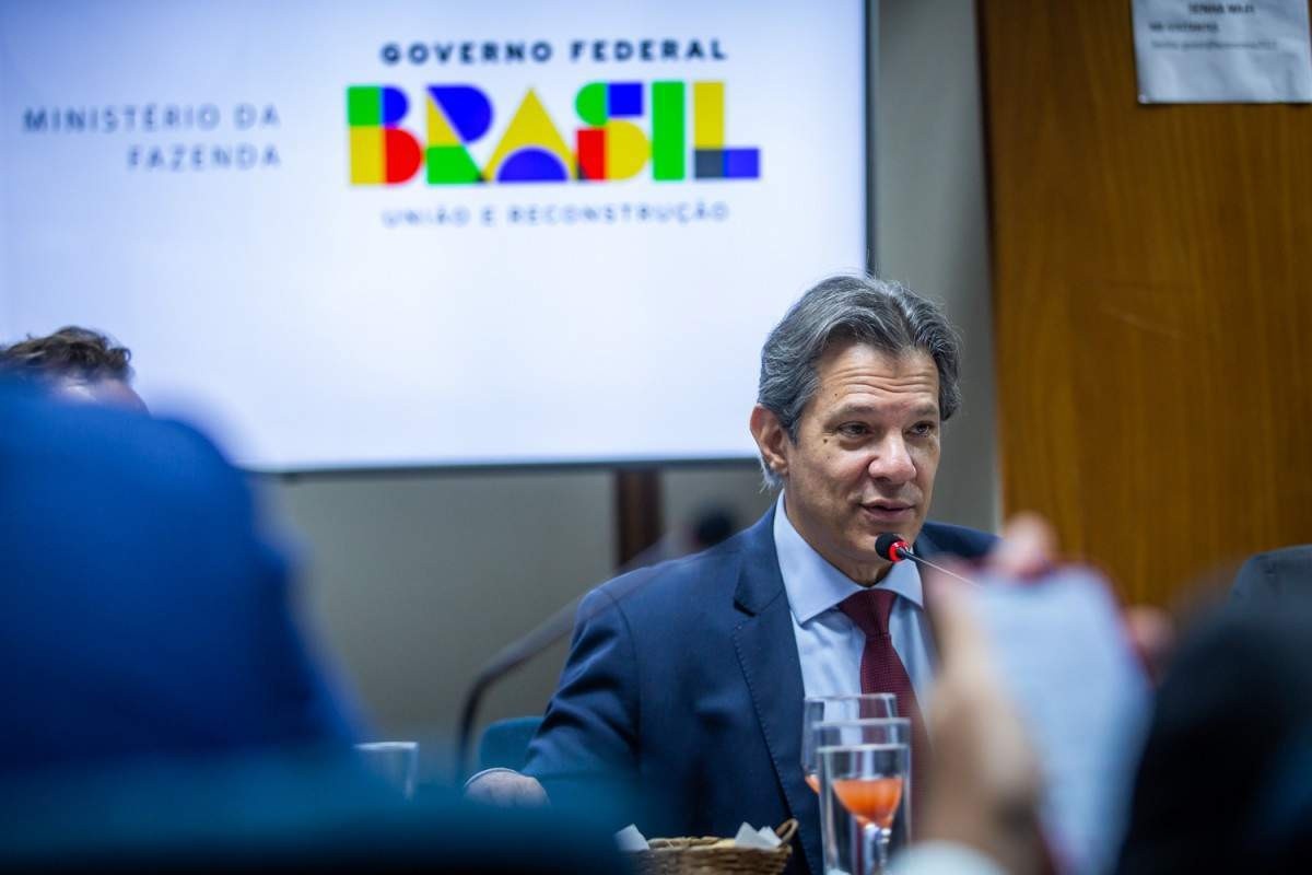  No Catar, Haddad comemora aprovação de pautas econômicas no Congresso