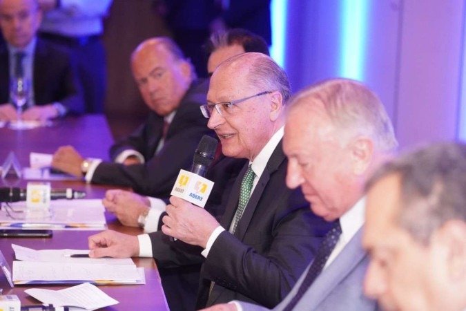 Alckmin citou Victor Hugo: imprensa atuante é sinal de civilização - (crédito: Abert/Divulgação) Alckmin citou Victor Hugo: imprensa atuante é sinal de civilização - (crédito: Abert/Divulgação)