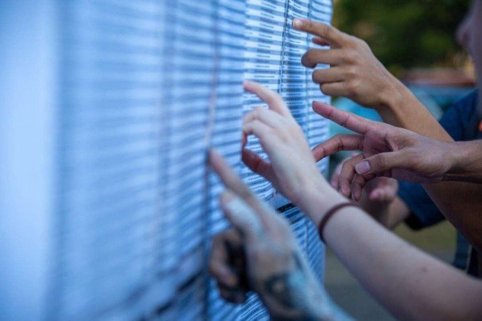 PL determina que metade das vagas seja ocupada por pessoas pretas, pardas, indígenas, quilombolas, com deficiência ou que tenham estudado na rede pública de educação
- (crédito: Anastacia Vaz / Secom UnB) PL determina que metade das vagas seja ocupada por pessoas pretas, pardas, indígenas, quilombolas, com deficiência ou que tenham estudado na rede pública de educação
- (crédito: Anastacia Vaz / Secom UnB)