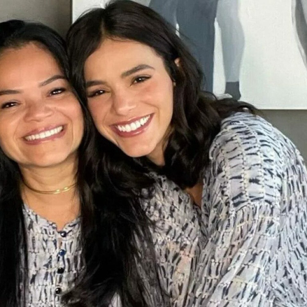 Marquezine relembra briga com mãe por causa de agenciamento da carreira