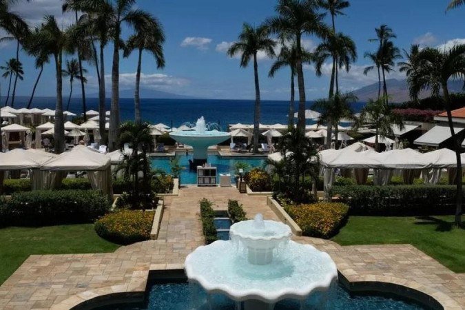 Muitos dos turistas de Maui atenderam aos pedidos para deixar a ilha. Outros permaneceram - (crédito: HOLLY HONDERICH/BBC) Muitos dos turistas de Maui atenderam aos pedidos para deixar a ilha. Outros permaneceram - (crédito: HOLLY HONDERICH/BBC)