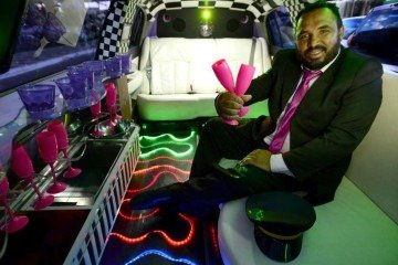  17/08/2023 Crédito: Marcelo Ferreira/CB/D.A Press. Brasil. Brasília - DF - Carros personalizados. William Fagner e sua limousine.