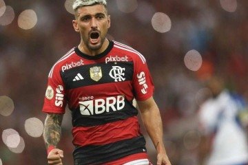 De pênalti, Arrascaeta fez o rubro-negro superar o Grêmio e na nona final de Copa do Brasil, a segunda seguida -  (crédito: Gilvan de Souza/Flamengo)