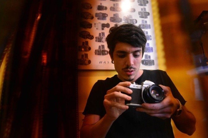  17/08/2023 Credito: Ed Alves/CB/DA.Press. Cidades. Fotografia Analógica. Dono do laboratório Bernardo de Oliveira. 