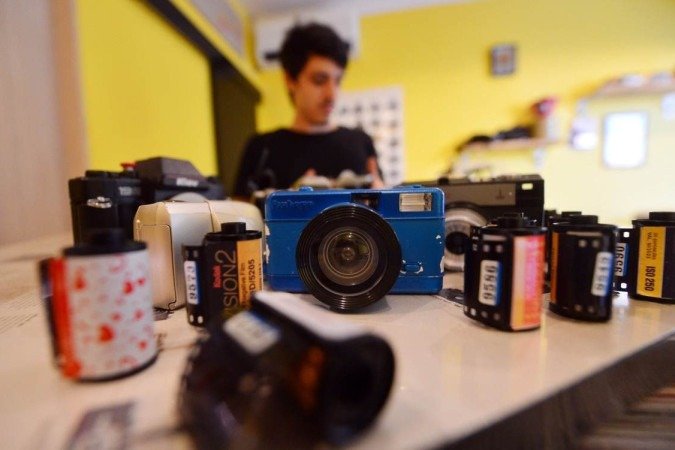  17/08/2023 Credito: Ed Alves/CB/DA.Press. Cidades. Fotografia Analógica. Dono do laboratório Bernardo de Oliveira. 