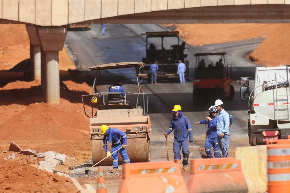 Com obras como a do viaduto do Sudoeste/SIG, inúmeras possibilidades de empregos são geradas