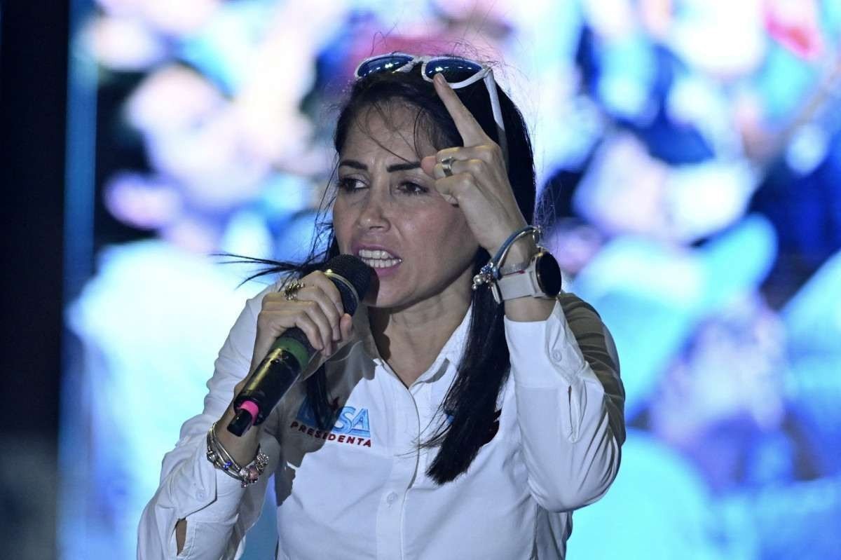 Candidata do Movimiento Revolucion Ciudadana, Luisa Gonzalez discursa em Guayaquil: aposta do correísmo 