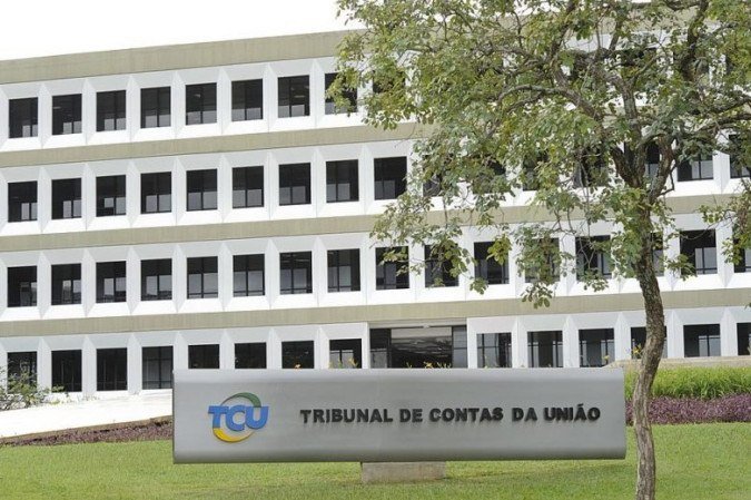 Segundo o Tribunal de Contas da União (TCU), os presentes que foram recebidos -- que inclui as joias -- deveriam ser incluídos no patrimônio da União, e não comercializados como pertences pessoais. - (crédito: flickr agência senado) Segundo o Tribunal de Contas da União (TCU), os presentes que foram recebidos -- que inclui as joias -- deveriam ser incluídos no patrimônio da União, e não comercializados como pertences pessoais. - (crédito: flickr agência senado)
