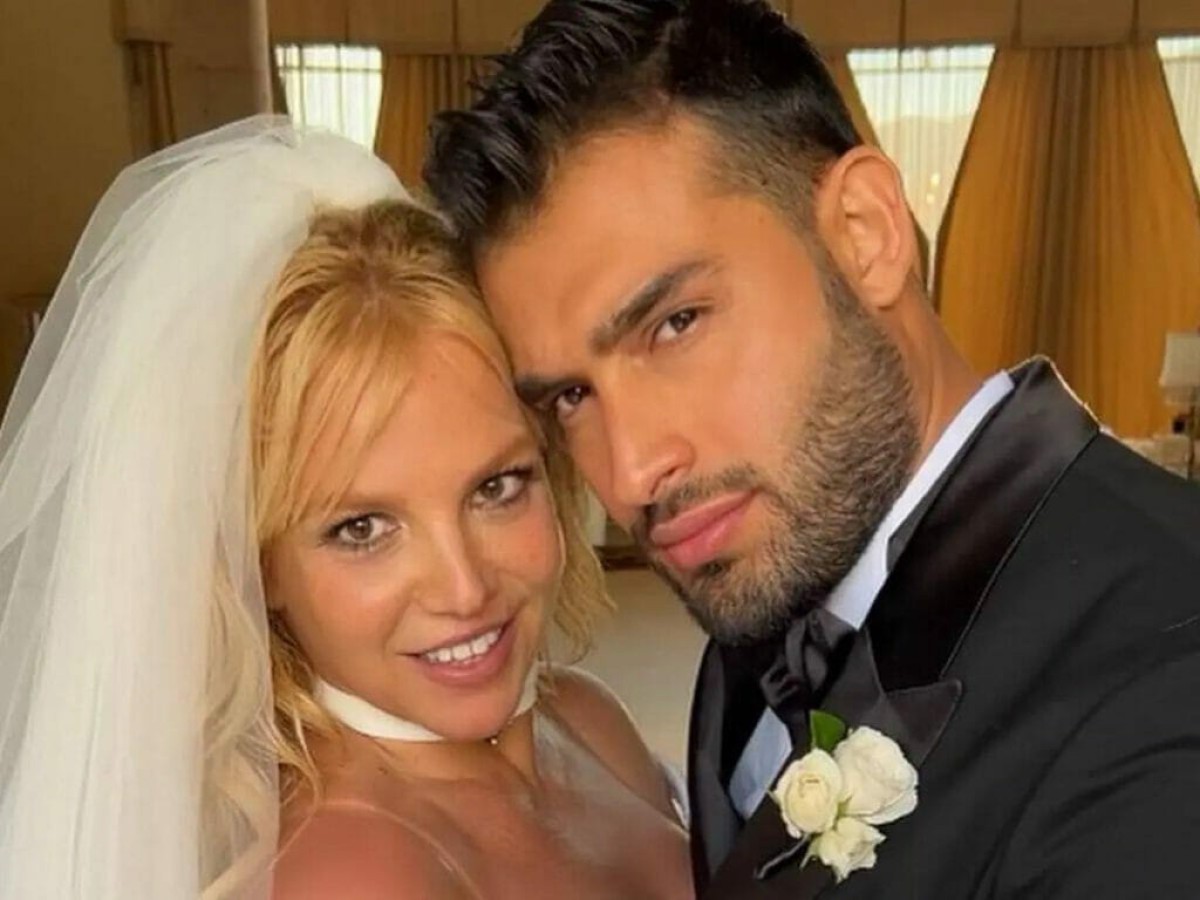 Britney Spears foi flagrada com funcionário pelo ex-marido, diz site