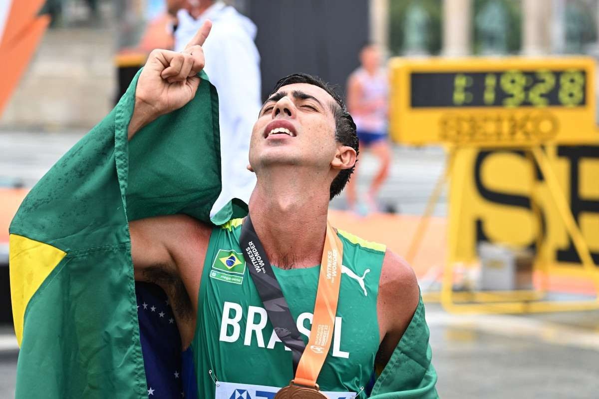 No Mundial, brasiliense Caio Bonfim é bronze na marcha atlética