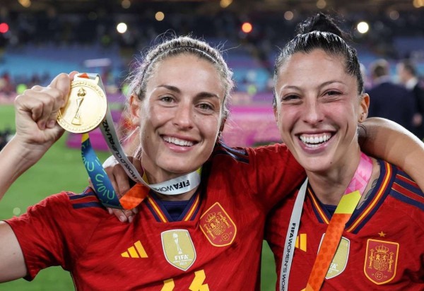 Jenni Hermoso retorna à seleção espanhola contra Itália e Suíça