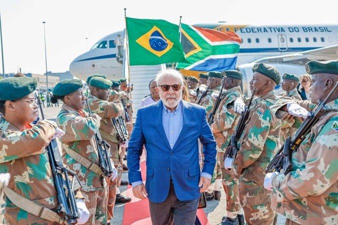 Lula chega à África do Sul para Cúpula do Brics: Brasil pretende manter o protagonismo no bloco - (crédito: Ricardo Stuckert/PR) Lula chega à África do Sul para Cúpula do Brics: Brasil pretende manter o protagonismo no bloco - (crédito: Ricardo Stuckert/PR)