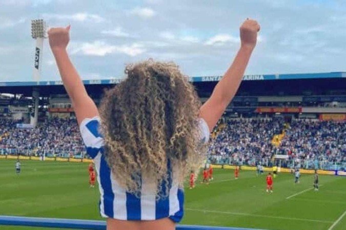 Influencer registrou fotos sensuais em jogo do Avaí -  (crédito: Divulgação No Ataque)