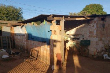 Barraco onde a vítima foi mantida em Cristalina (GO) -  (crédito: Divulgação/PCDF)