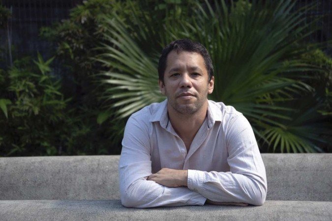 Escritor
Itamar Vieria Jr.
retoma o projeto
Sempre um papo: o leitor complementa
a obra - (crédito: ADENORGONDIM.) Escritor
Itamar Vieria Jr.
retoma o projeto
Sempre um papo: o leitor complementa
a obra - (crédito: ADENORGONDIM.)