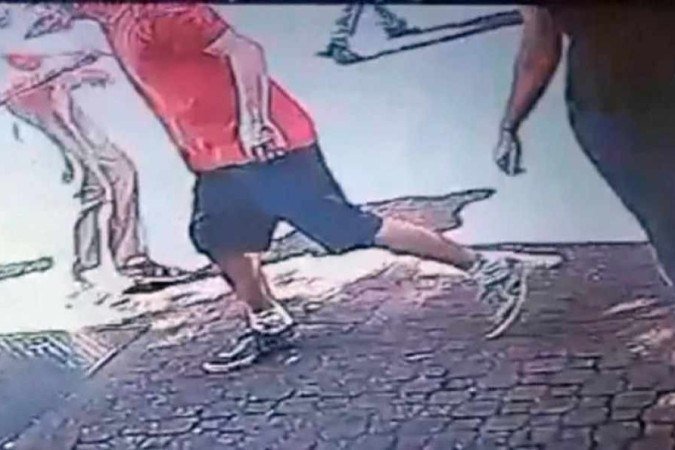 Reprodução redes sociais - (crédito: Idosa morre após ser empurrada por um homem em rua na Tijuca) Reprodução redes sociais - (crédito: Idosa morre após ser empurrada por um homem em rua na Tijuca)