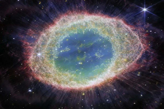 Imagem da Nebulosa do Anel, capturada pelo telescópio James Webb com detalhes particulares na formação da nuvem cósmica - (crédito: Reprodução/ ESA/Webb, Nasa, CSA, M. Barlow, N. Cox, R. Wesson) Imagem da Nebulosa do Anel, capturada pelo telescópio James Webb com detalhes particulares na formação da nuvem cósmica - (crédito: Reprodução/ ESA/Webb, Nasa, CSA, M. Barlow, N. Cox, R. Wesson)