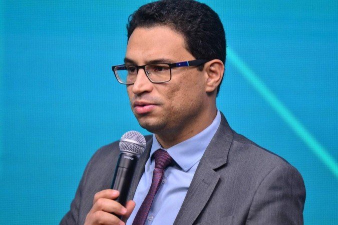  Correio Debate. Reforma TributÃ¡ria - Uma oportunidade para o Combate ao Mercado Ilegal. Painel 01. Na foto, Roni Peterson Bernardino, auditor fiscal da Receita Federal. 