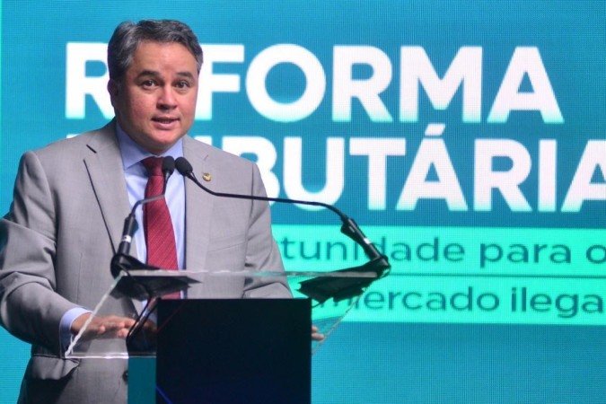  22/08/2023 Credito: Ed Alves/CB/DA.Press. Politica. Correio Debate. Reforma Tributária - Uma oportunidade para o Combate ao MercadoIlegal. Painel 02. na foto, Senador Efraim Filho - Relator da Reforma Tributária no Senado. 