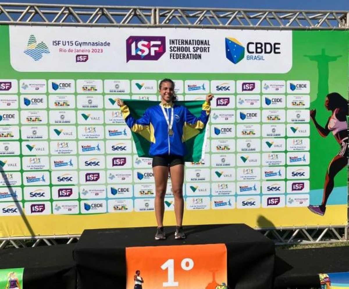 Pietra Simões é campeã mundial escolar nos 100m com barreiras