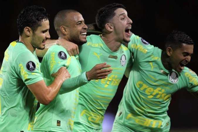 Só alegria: Palmeiras precisa perder por cinco gols de diferença para ser eliminado - (crédito: AFP) Só alegria: Palmeiras precisa perder por cinco gols de diferença para ser eliminado - (crédito: AFP)