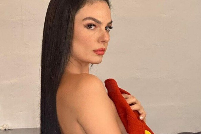 Isis Valverde rebate críticas por seios à mostra em festival - (crédito: Reprodução/Instagram/@isisvalverde) Isis Valverde rebate críticas por seios à mostra em festival - (crédito: Reprodução/Instagram/@isisvalverde)